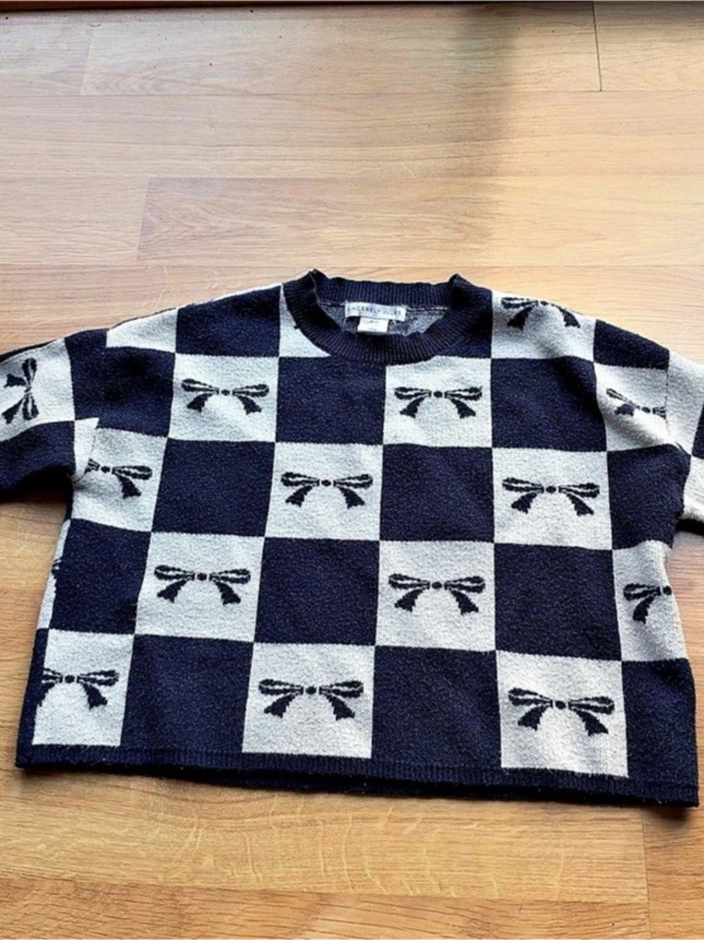 Sincerely Jules Checkered Bow Sweater Size XS Like New